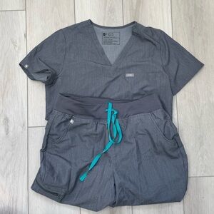 Figs Gray Scrub Set with Teal Drawstring